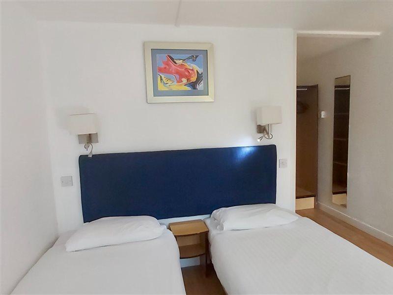 The Rafiya, 3*