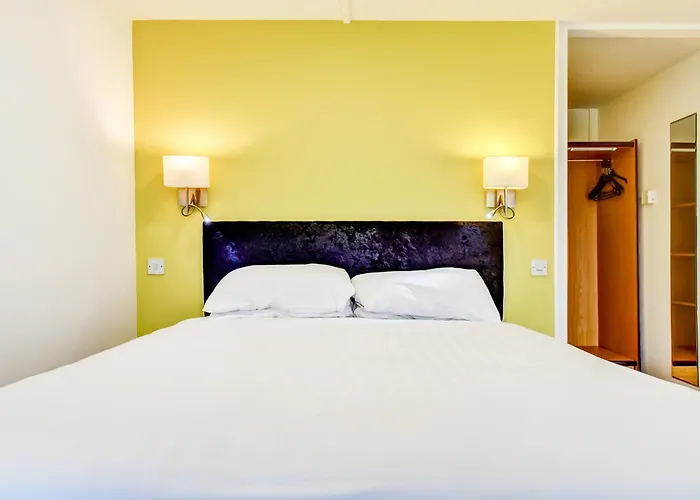 The Hotel Rafiya, Redditch